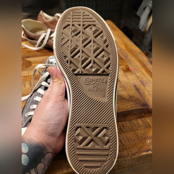 Grey converse shoes size 9 mens - Picture 3 of 4